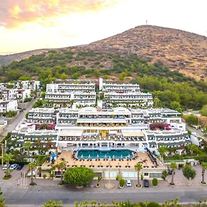 4* Complex Forever Club (adults Only)